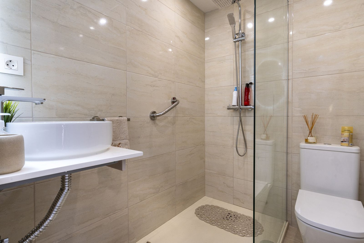 6a6e318c2942b1370b067255b046d039 - 13