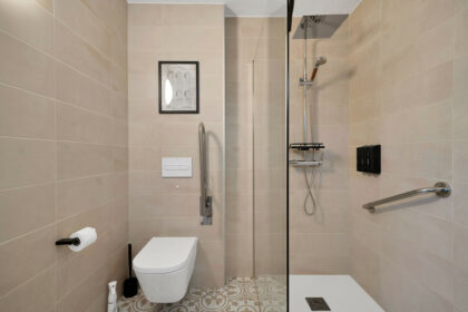 6bce8315adf06091dedc8f74e53bc831 - 18