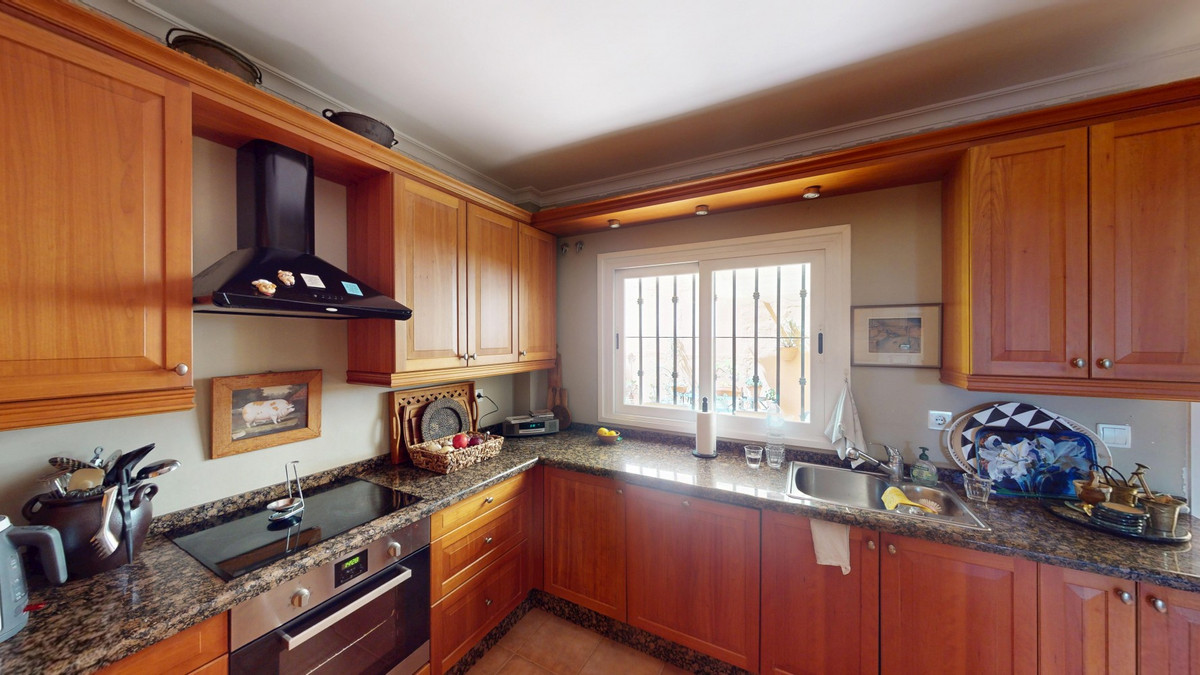 6cecbe0313d0ccaeecb664c50a3be5ad - 12