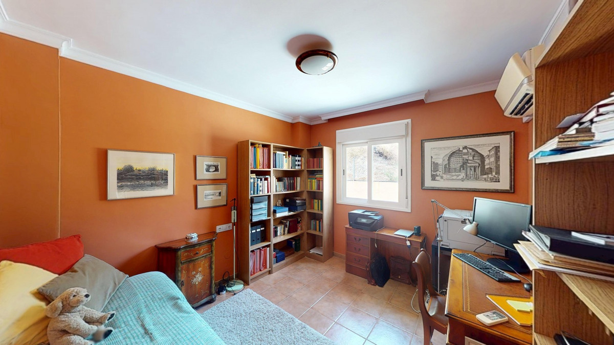 6cecbe0313d0ccaeecb664c50a3be5ad - 18