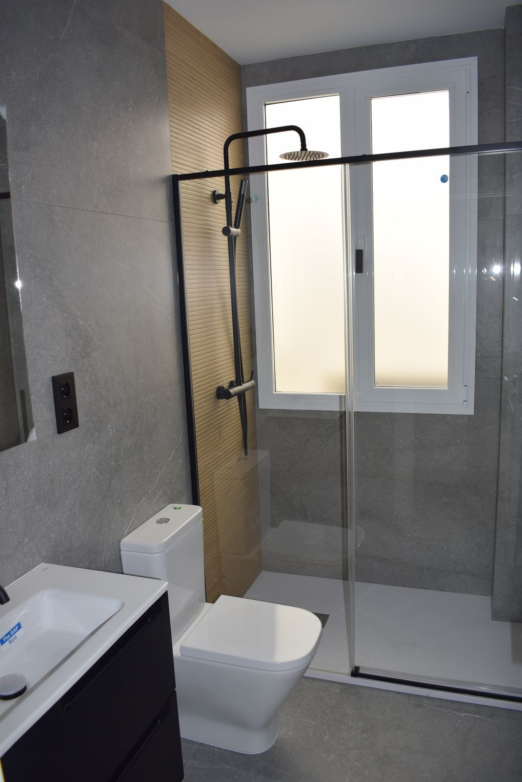 6d7a64b29756a5a7bd2de96880729816 - 4