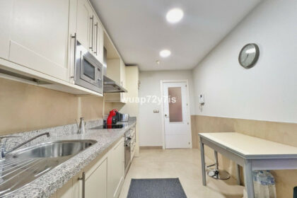 6d93862d458af3a7aa6328fae14d3cb1 - 12