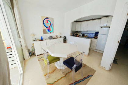 6e33a9689514b2bfbcca833ee7afd736 - 12