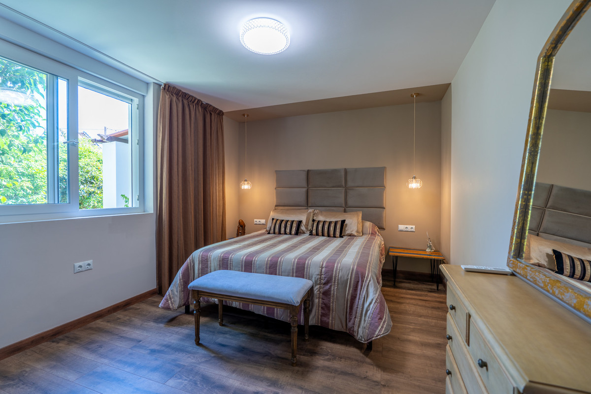 6e440a22d927be63b485e5699ea432e7 - 22