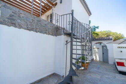 6e440a22d927be63b485e5699ea432e7 - 37