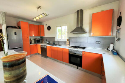 6fcd9bb595187a43270dfece76a4b1bd - 11