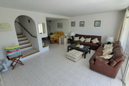 70b96453daa7504e1d57321753528140 - 12