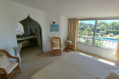 70b96453daa7504e1d57321753528140 - 23