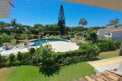 70b96453daa7504e1d57321753528140 - 27