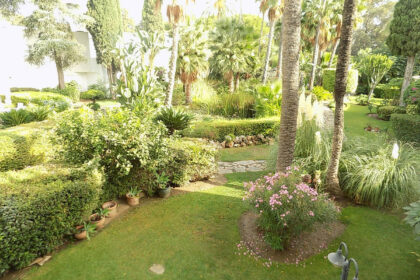 722d1f01c46e4f8381a65661943c3b8b - 15