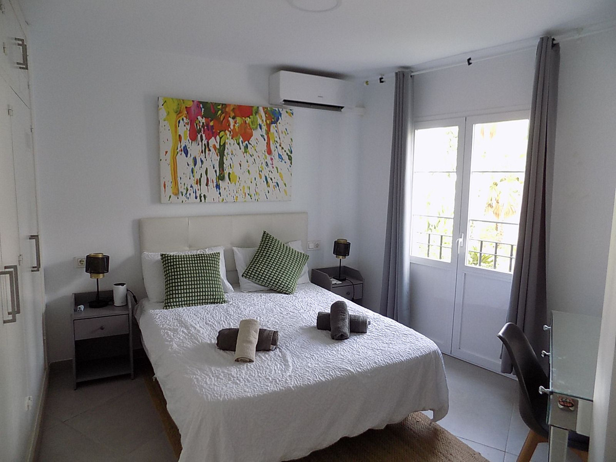 722d1f01c46e4f8381a65661943c3b8b - 16