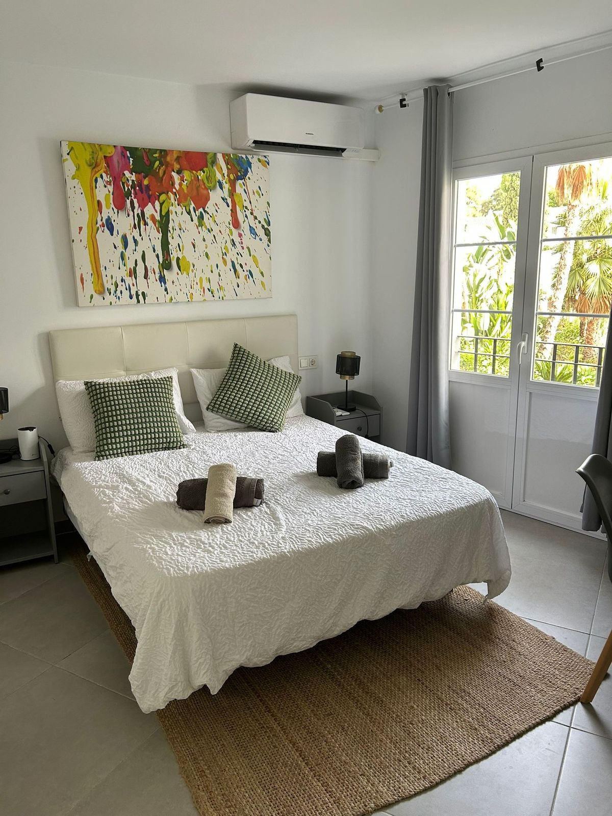 722d1f01c46e4f8381a65661943c3b8b - 18