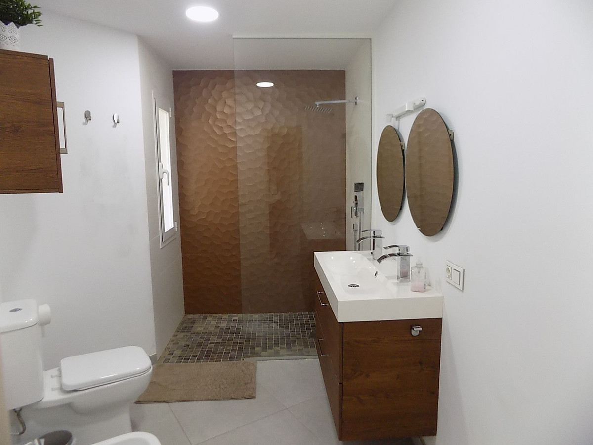 722d1f01c46e4f8381a65661943c3b8b - 20