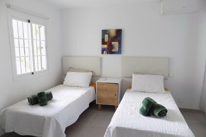 722d1f01c46e4f8381a65661943c3b8b - 21