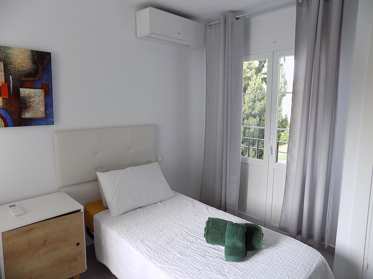 722d1f01c46e4f8381a65661943c3b8b - 22