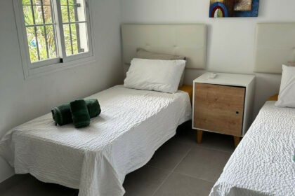 722d1f01c46e4f8381a65661943c3b8b - 23