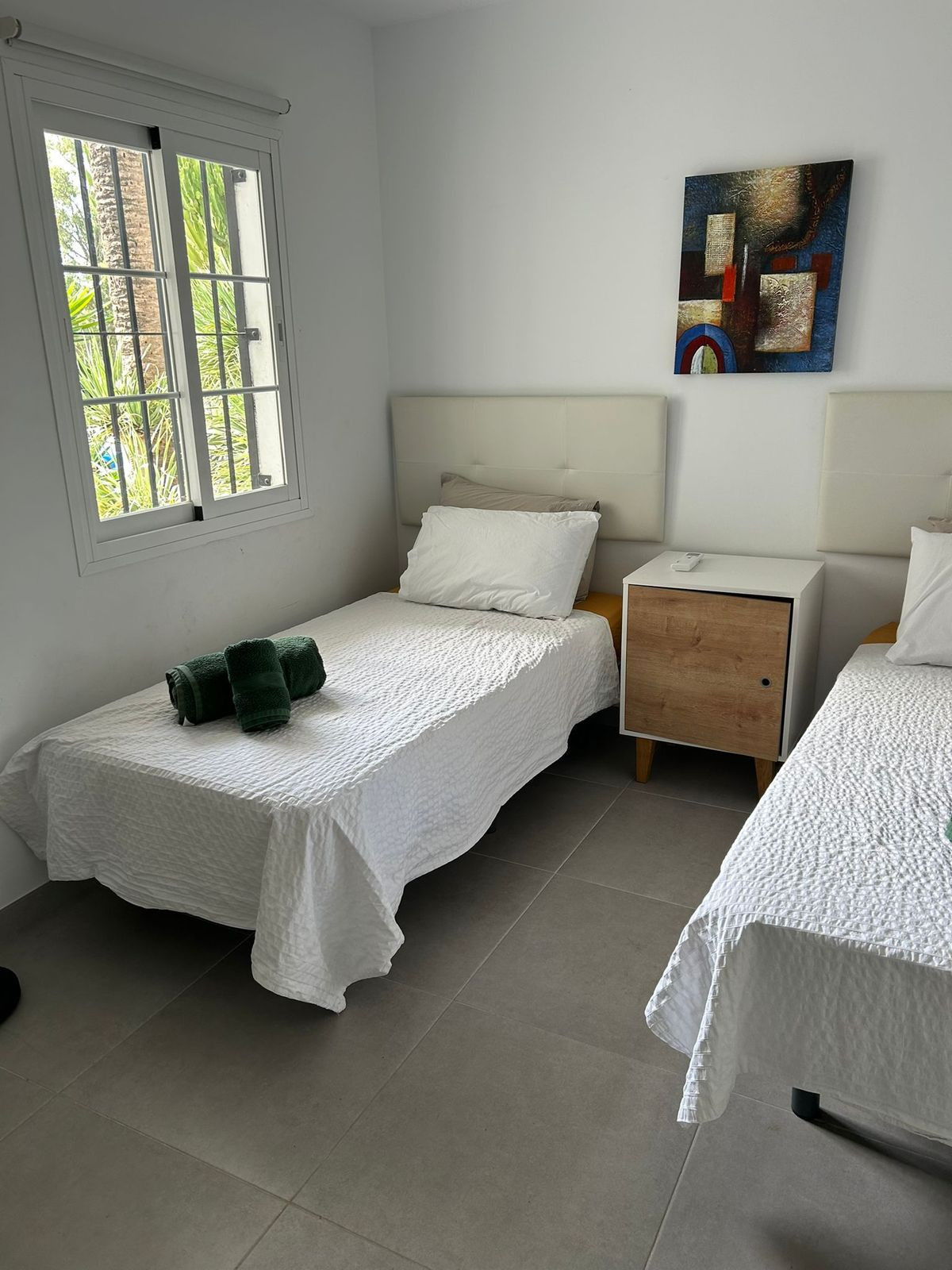 722d1f01c46e4f8381a65661943c3b8b - 23