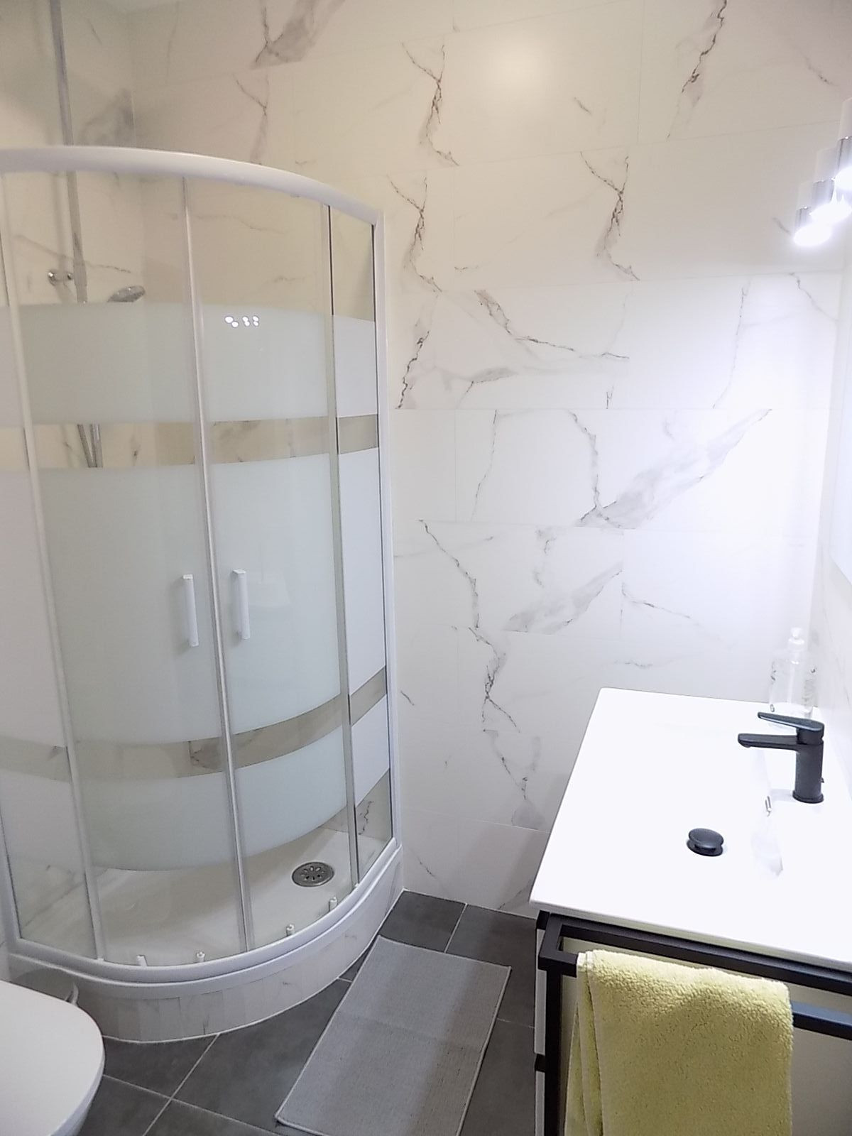 722d1f01c46e4f8381a65661943c3b8b - 25