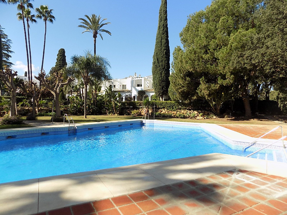 722d1f01c46e4f8381a65661943c3b8b - 29