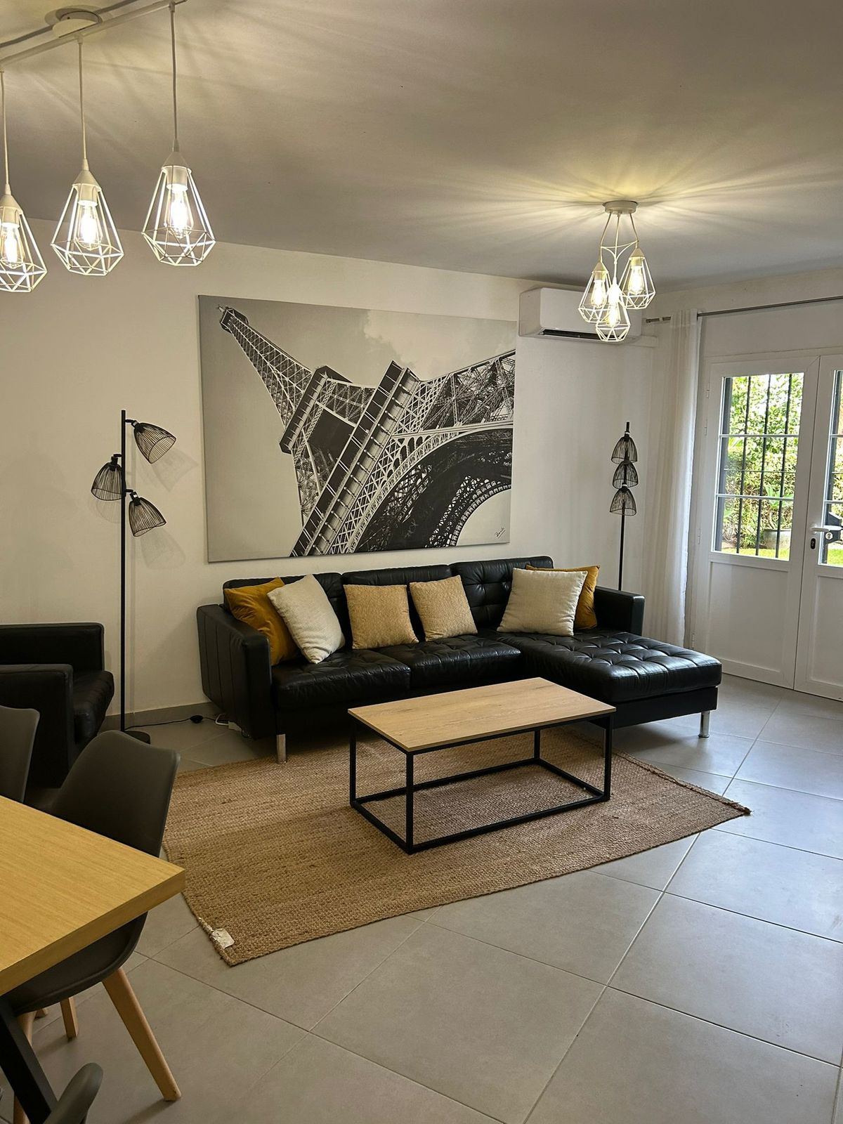 722d1f01c46e4f8381a65661943c3b8b - 4