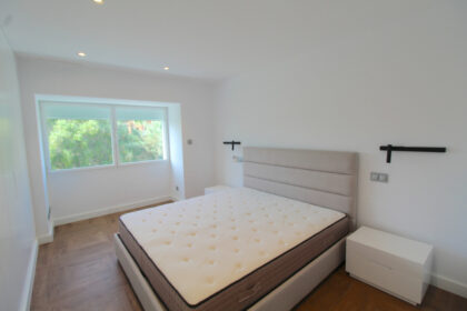 73d0ad2a15048a5d9a67fbbec5727310 - 19