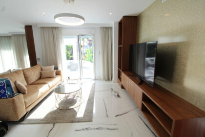 73d0ad2a15048a5d9a67fbbec5727310 - 3