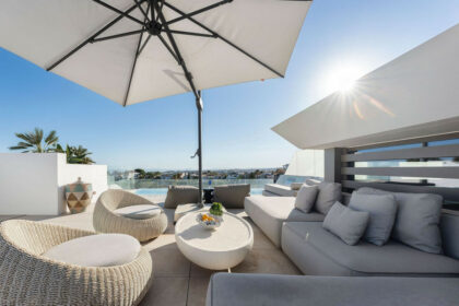 73d44dc470aedeb86d00b8824a96000d - 1