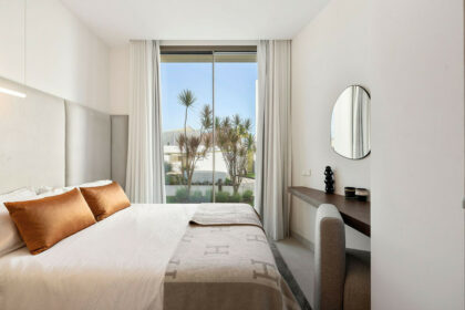 73d44dc470aedeb86d00b8824a96000d - 14