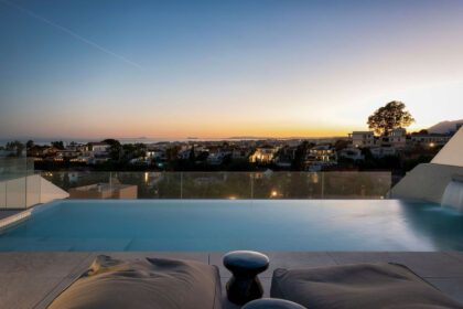 73d44dc470aedeb86d00b8824a96000d - 24