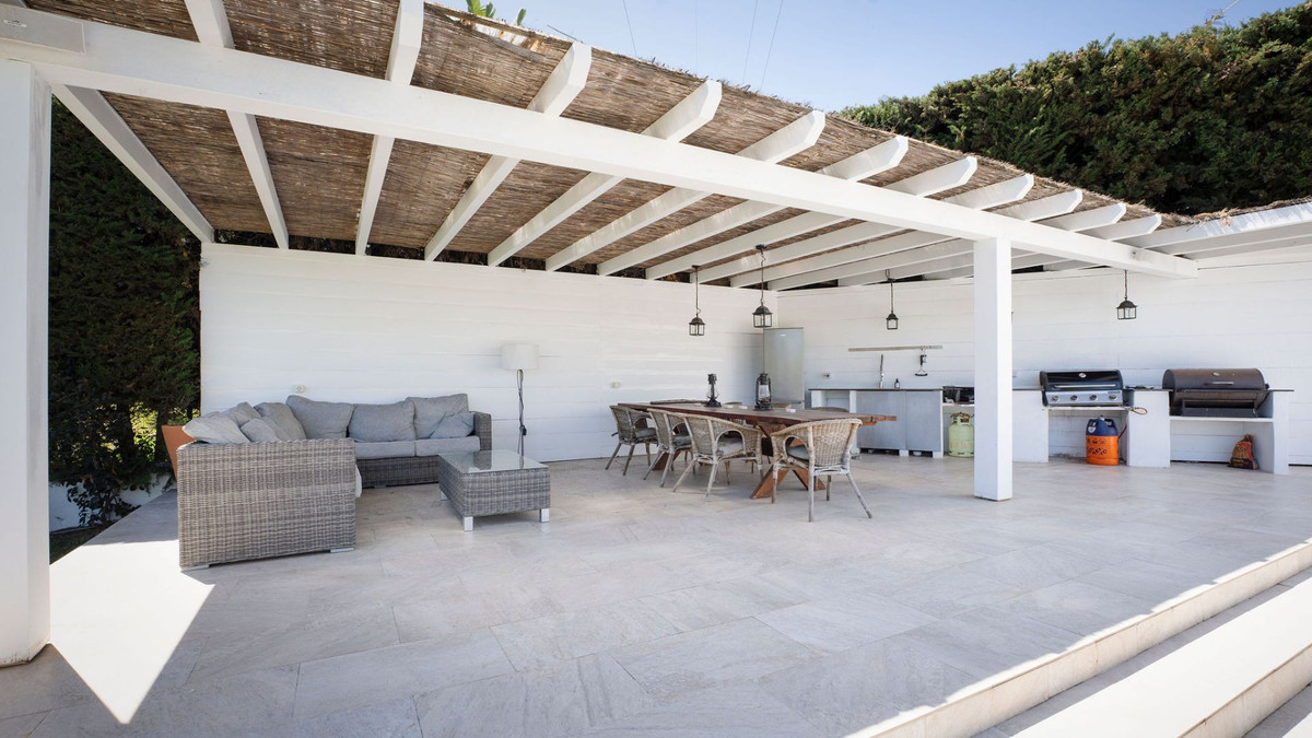 7492e70d0140ed70127a87712bf284c1 - 4