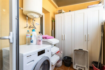 756d0563f0103c7909597457c04b07dc - 9