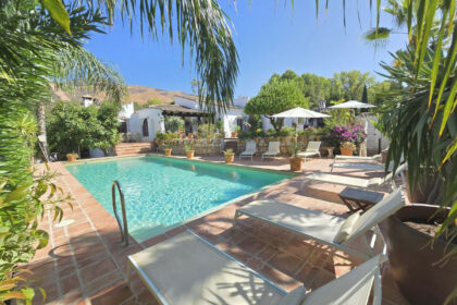 75d842b928bd303f05079d68c1c5989c - 1