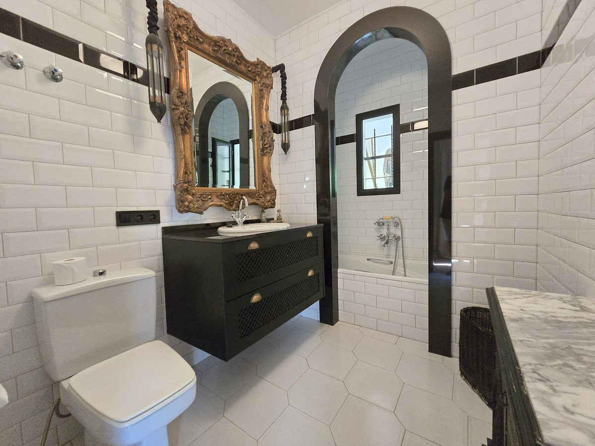 75d842b928bd303f05079d68c1c5989c - 18