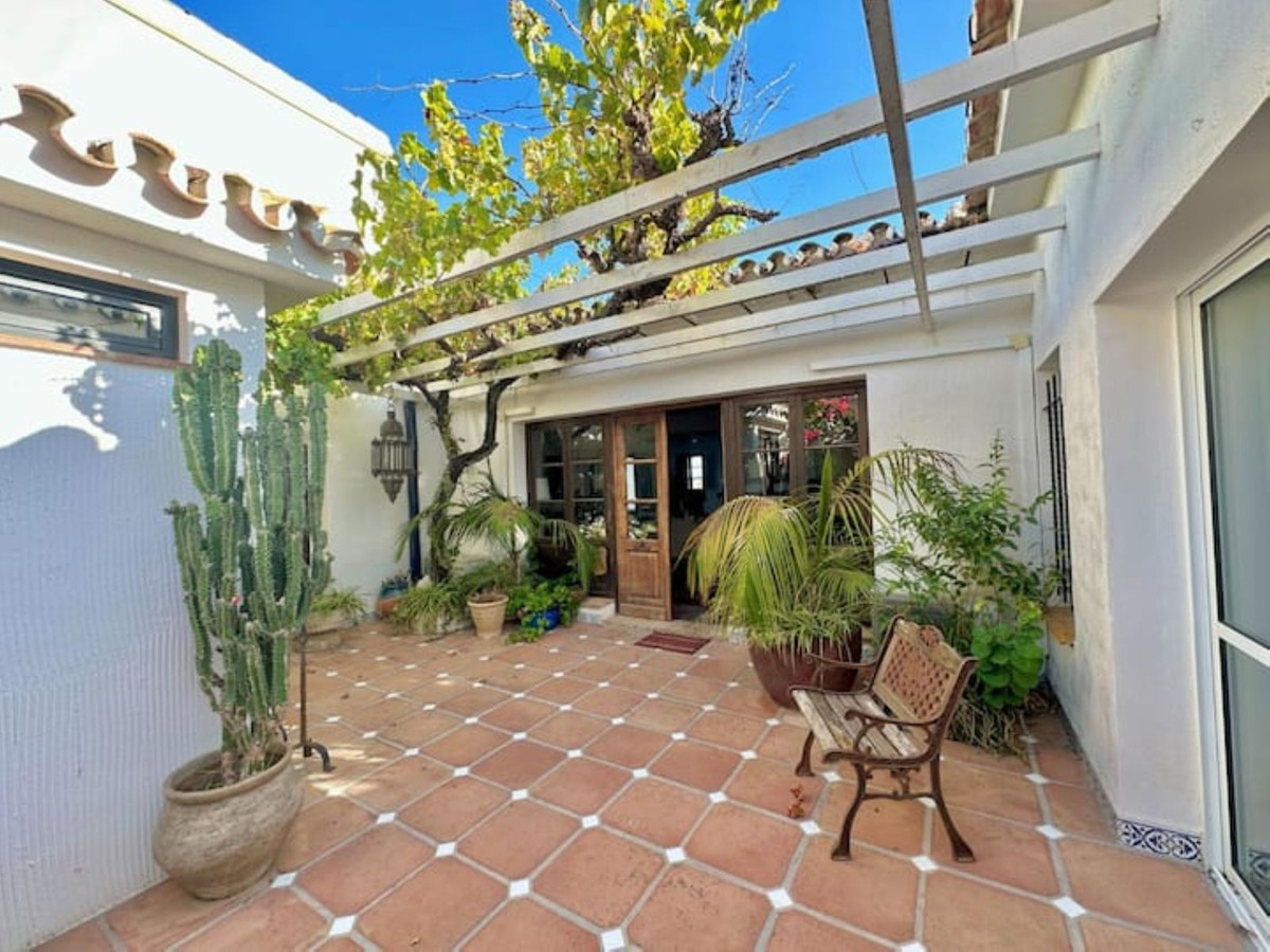 75d842b928bd303f05079d68c1c5989c - 22