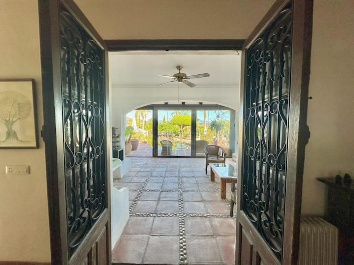 75d842b928bd303f05079d68c1c5989c - 24