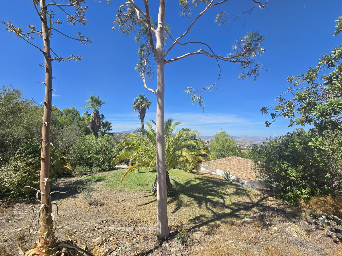 75d842b928bd303f05079d68c1c5989c - 27