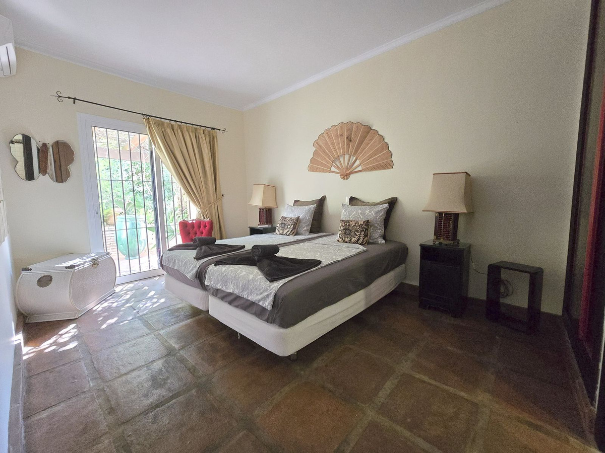 75d842b928bd303f05079d68c1c5989c - 28