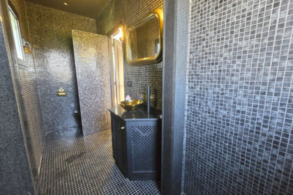 75d842b928bd303f05079d68c1c5989c - 52