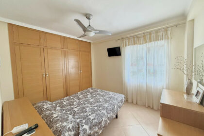 76c6b06c02e0564201c8a96305ec5985 - 9