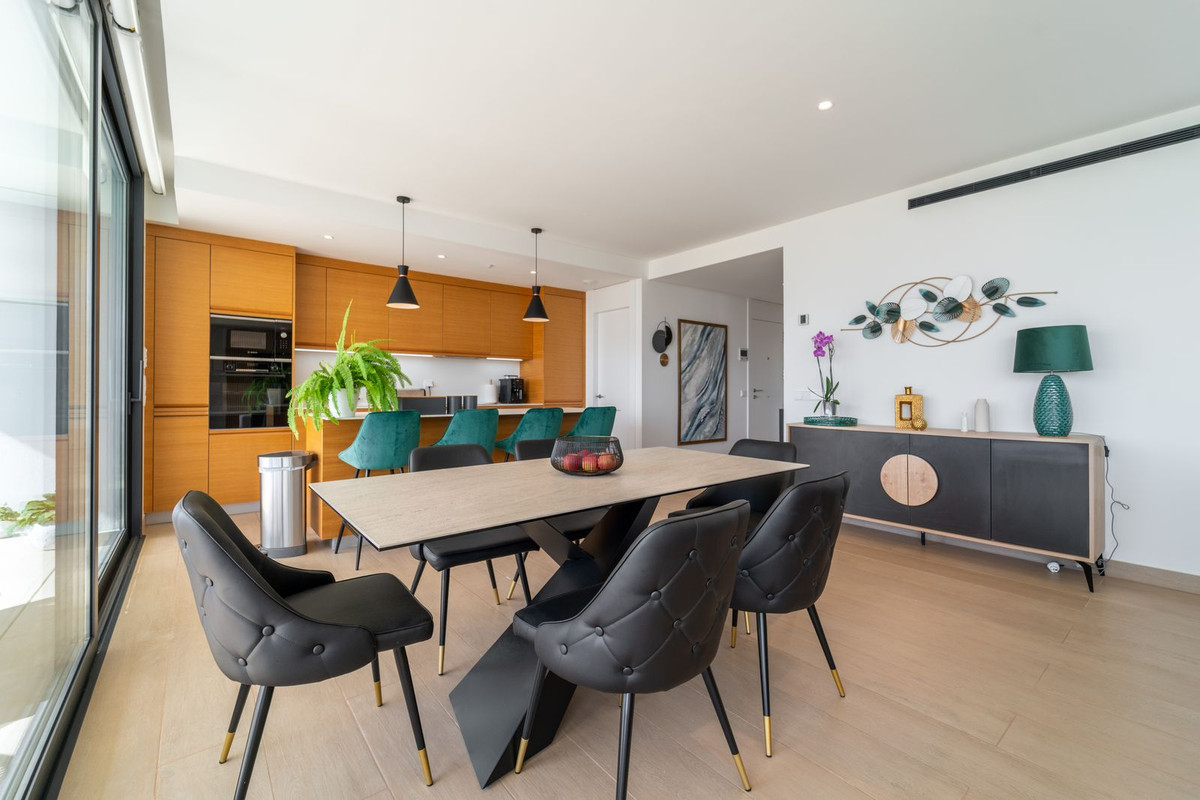 776d0677fb46503fba131b92cbfa1be2 - 11