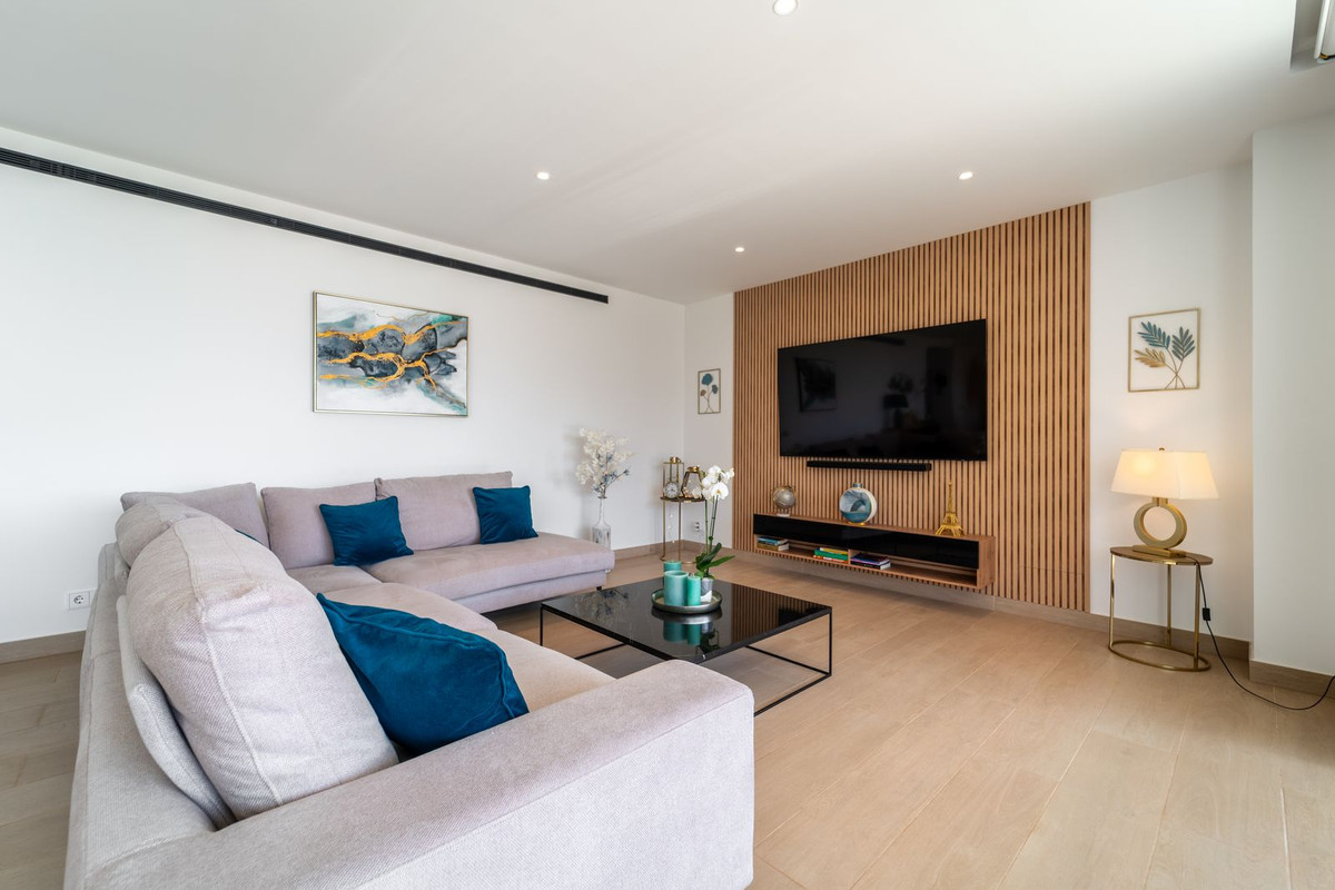 776d0677fb46503fba131b92cbfa1be2 - 12