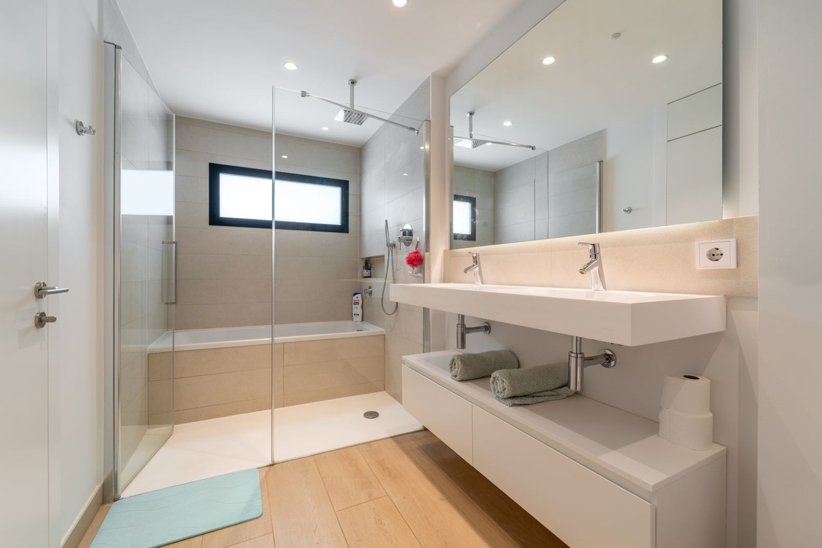 776d0677fb46503fba131b92cbfa1be2 - 21