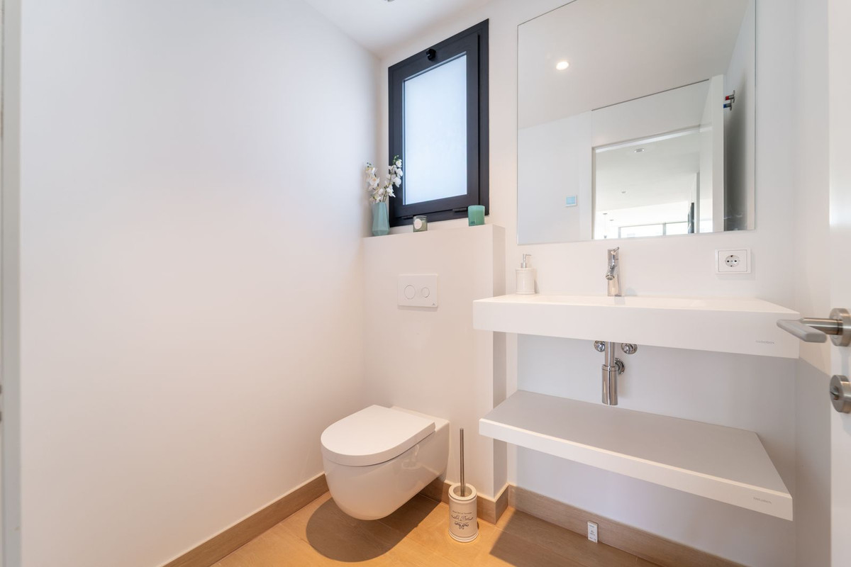 776d0677fb46503fba131b92cbfa1be2 - 30