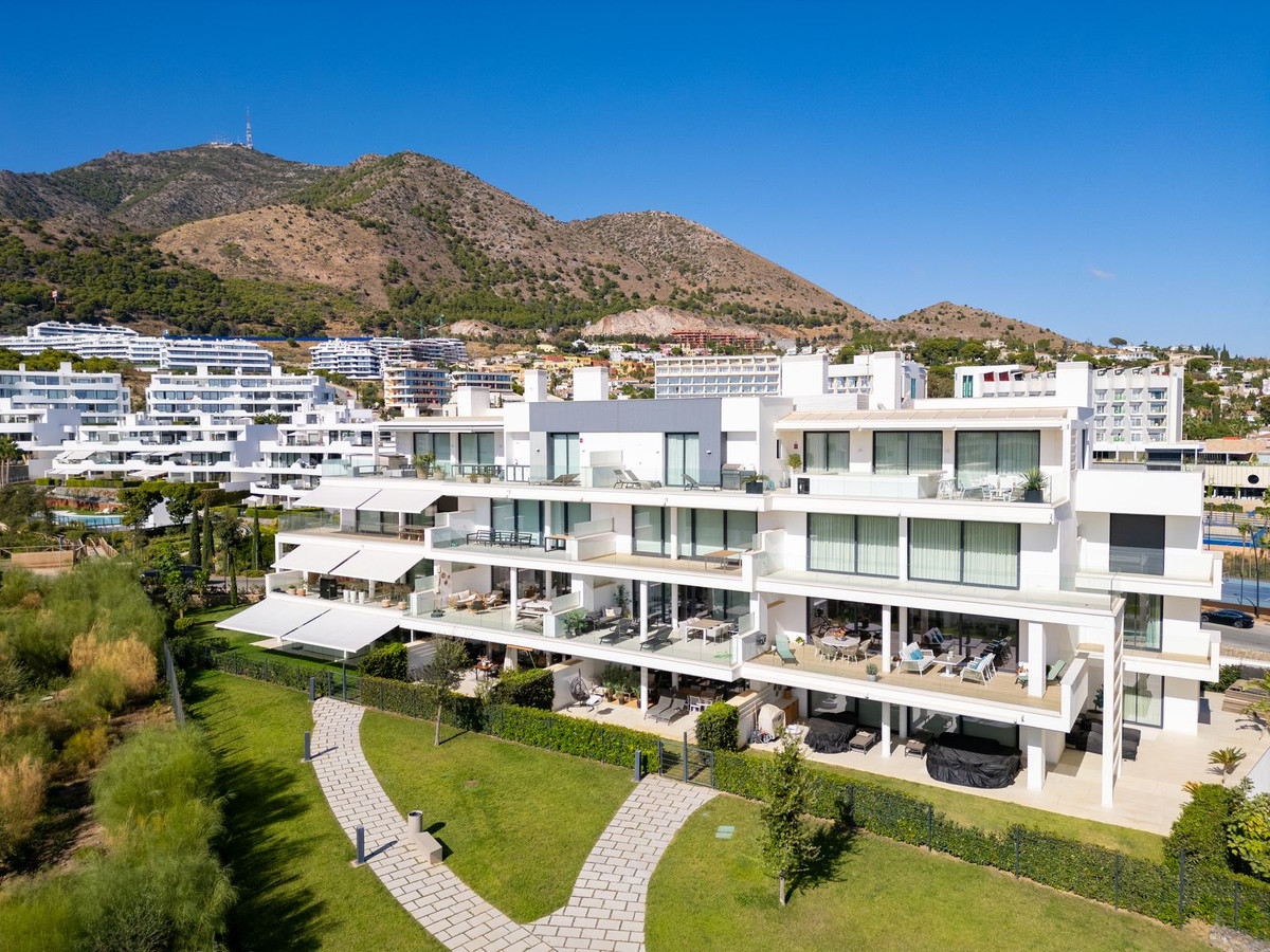 776d0677fb46503fba131b92cbfa1be2 - 32