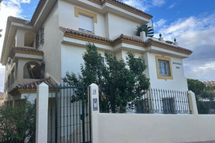 79aa8c22006f130a31f4c950c1e1c825 - 1