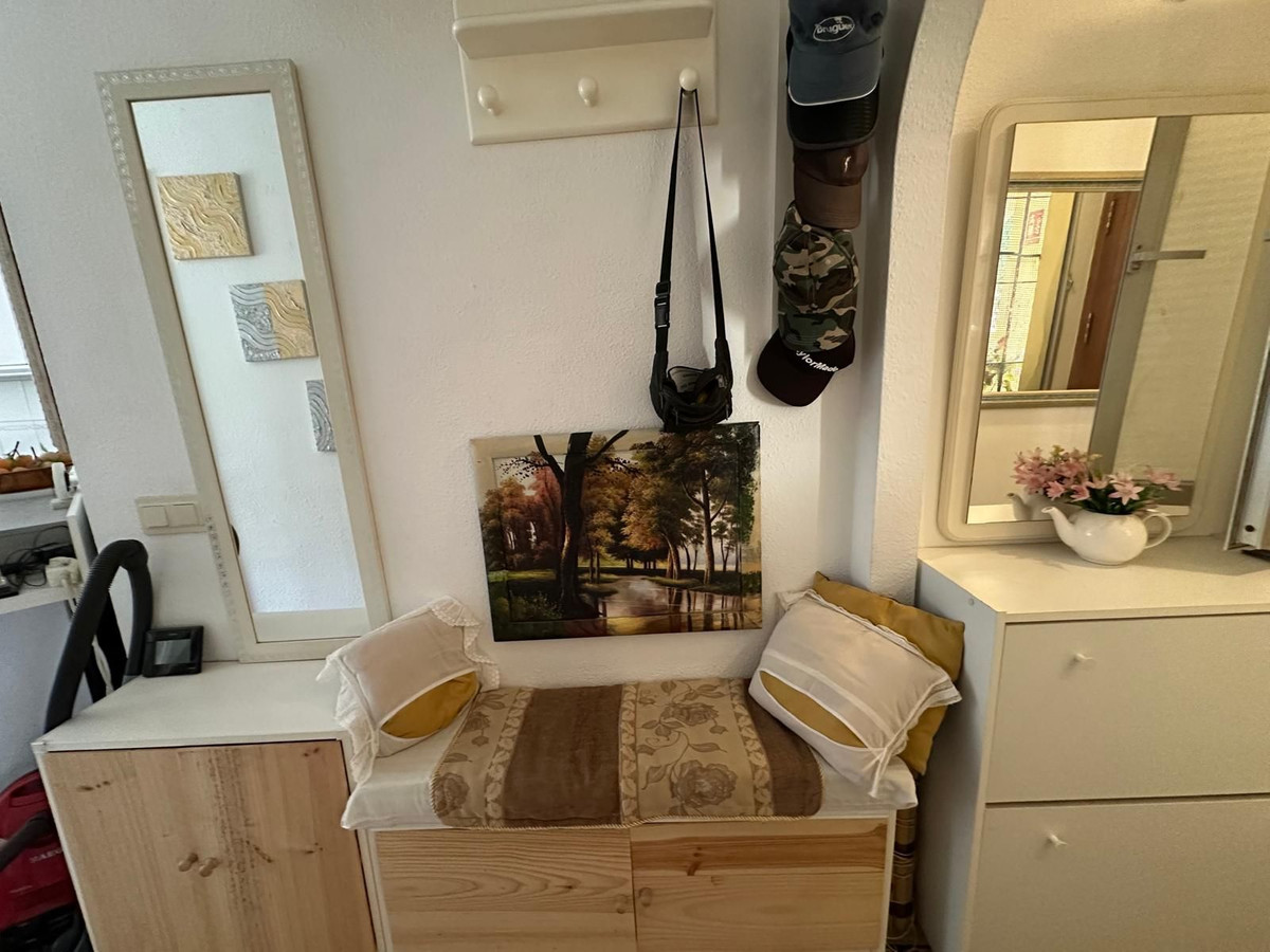 79aa8c22006f130a31f4c950c1e1c825 - 2