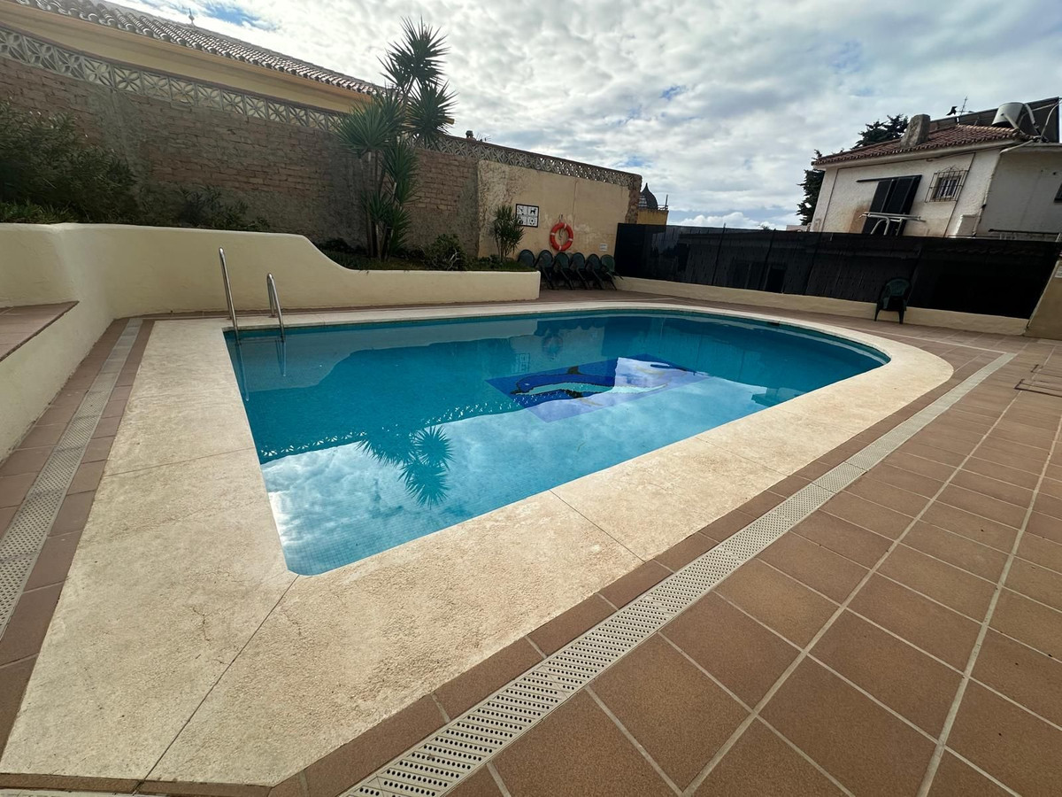 79aa8c22006f130a31f4c950c1e1c825 - 24