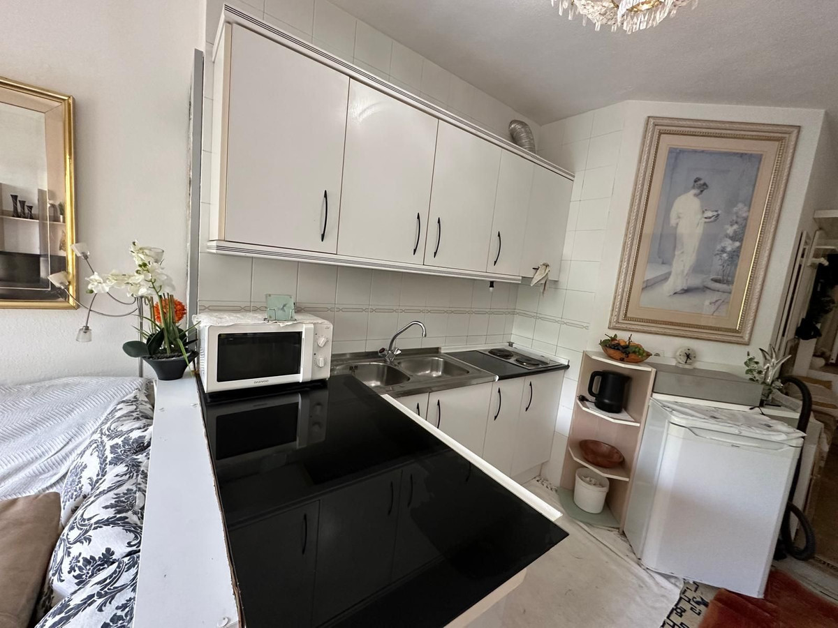 79aa8c22006f130a31f4c950c1e1c825 - 3