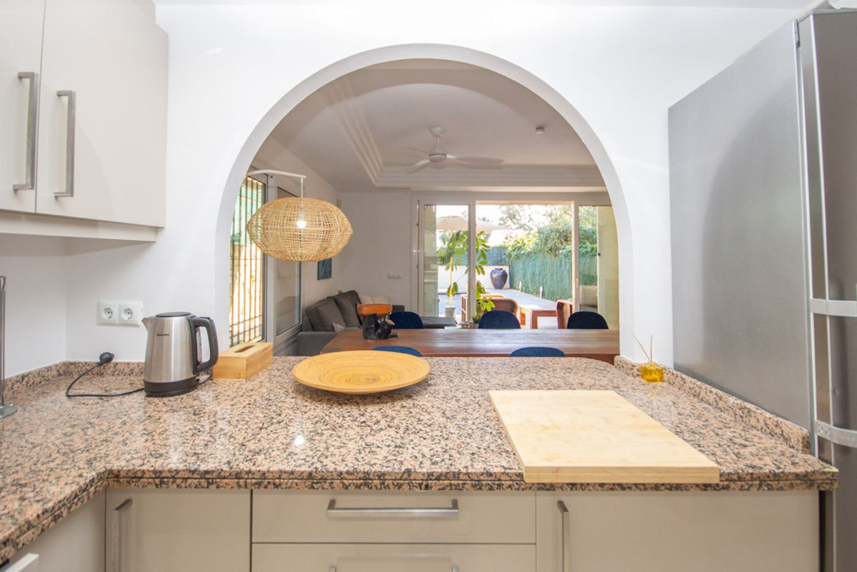 7a7f0513836dd91f4b75c6b637b720ed - 14