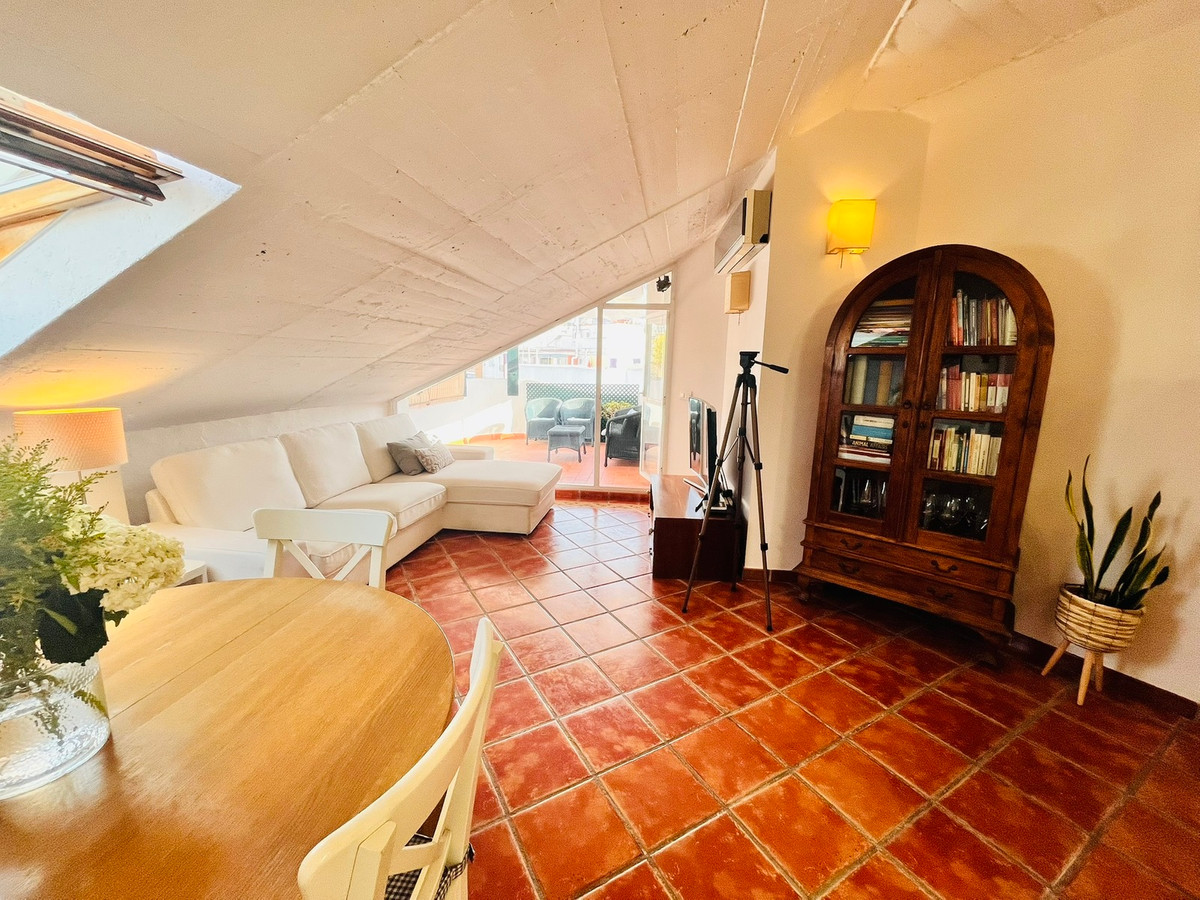 7b083aaf80e04e507a8eea9dc5172f6f - 13